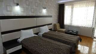 Курортные отели MG Hotel Complex Момчилград Стандартный двухместный номер с 1 кроватью-4