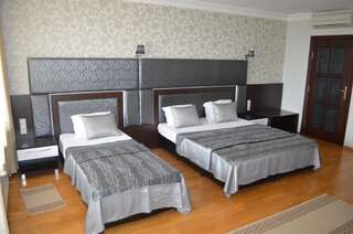 Курортные отели MG Hotel Complex Момчилград Двухместный номер с 1 кроватью или 2 отдельными кроватями и балконом-2