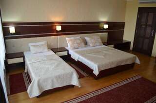 Курортные отели MG Hotel Complex Момчилград Двухместный номер с 1 кроватью или 2 отдельными кроватями и балконом-10